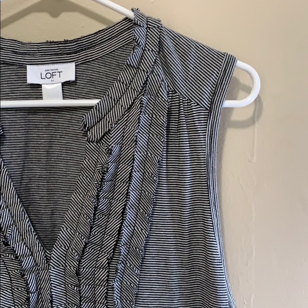 Large Black & White Stripped Ann Taylor LOFT Top - Picture 5 of 8
